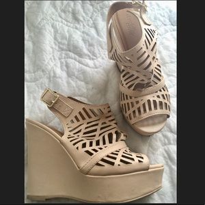 These heels are good for going out